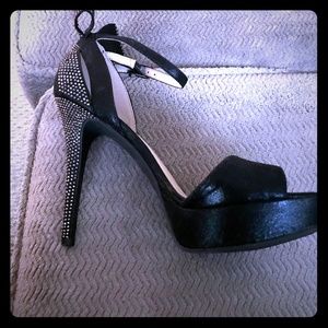 Jessica Simpson baani heels